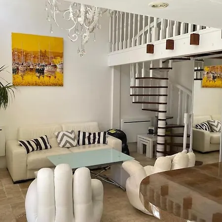 De Standing 6 Voyageurs Apartment *